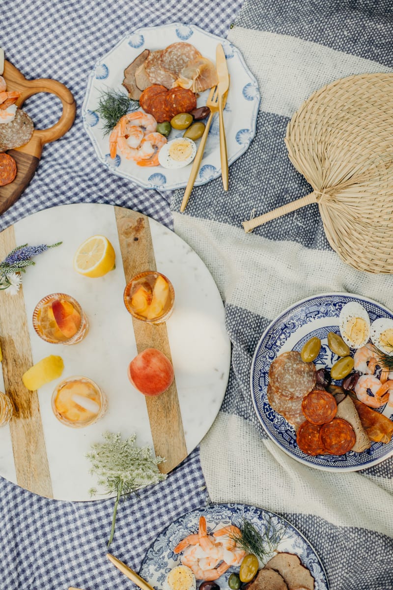 8 Tips for Your Next No-Cook Backyard Picnic | Wit & Delight