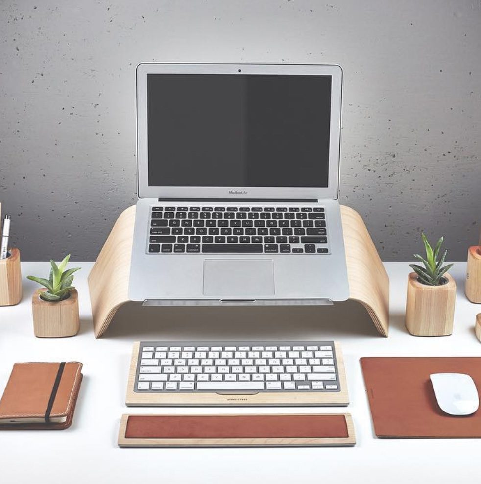 Laptop Stand Wit & Delight