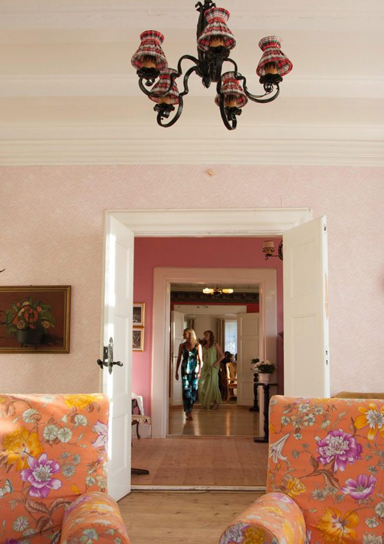 5 Ways to Embrace Your Home’s Design as It Is Right Now