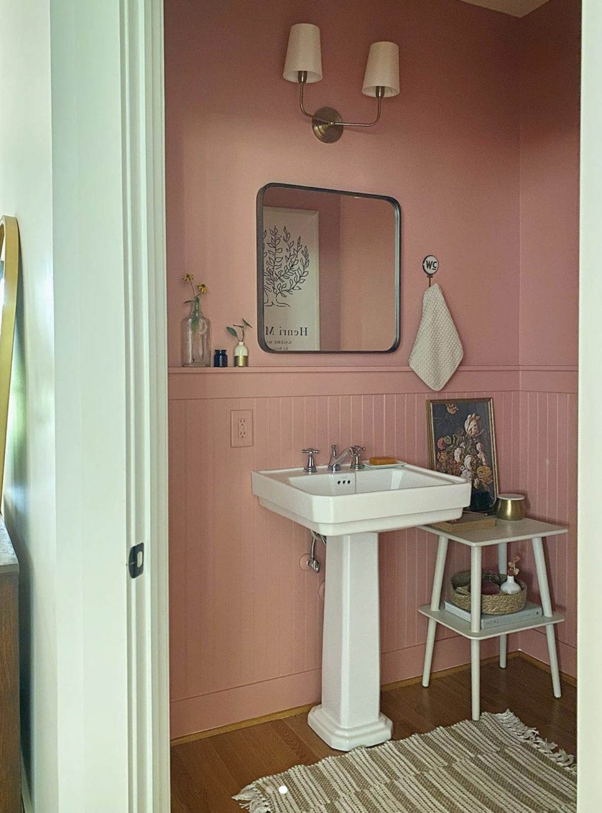 Home design ideas: monochrome pink bathroom