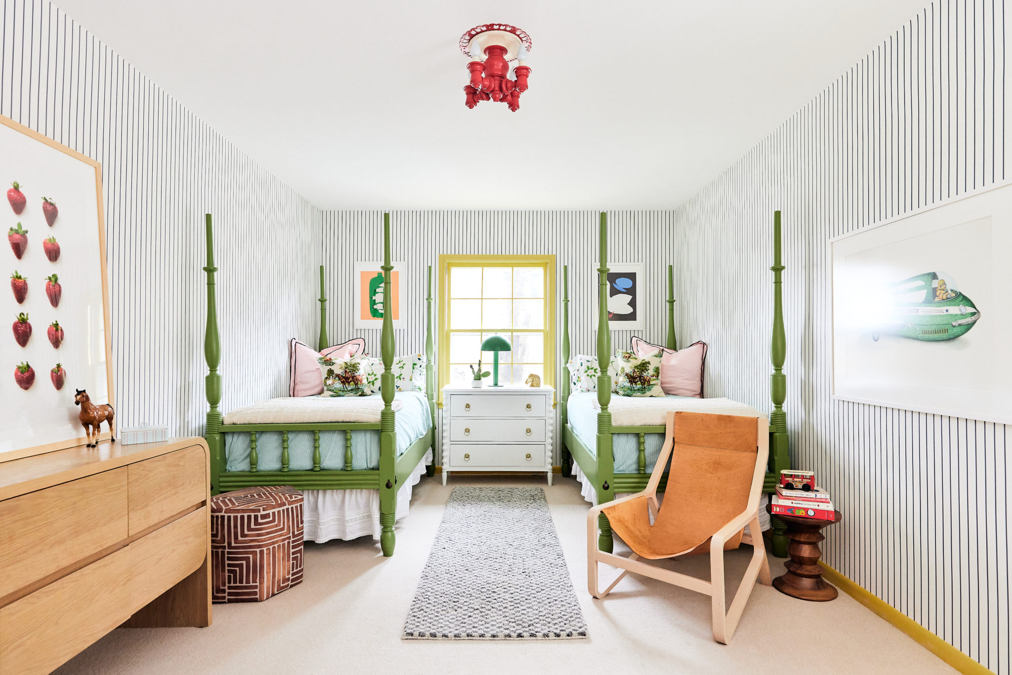 Kids’ Room Art: How to Select the Right Pieces